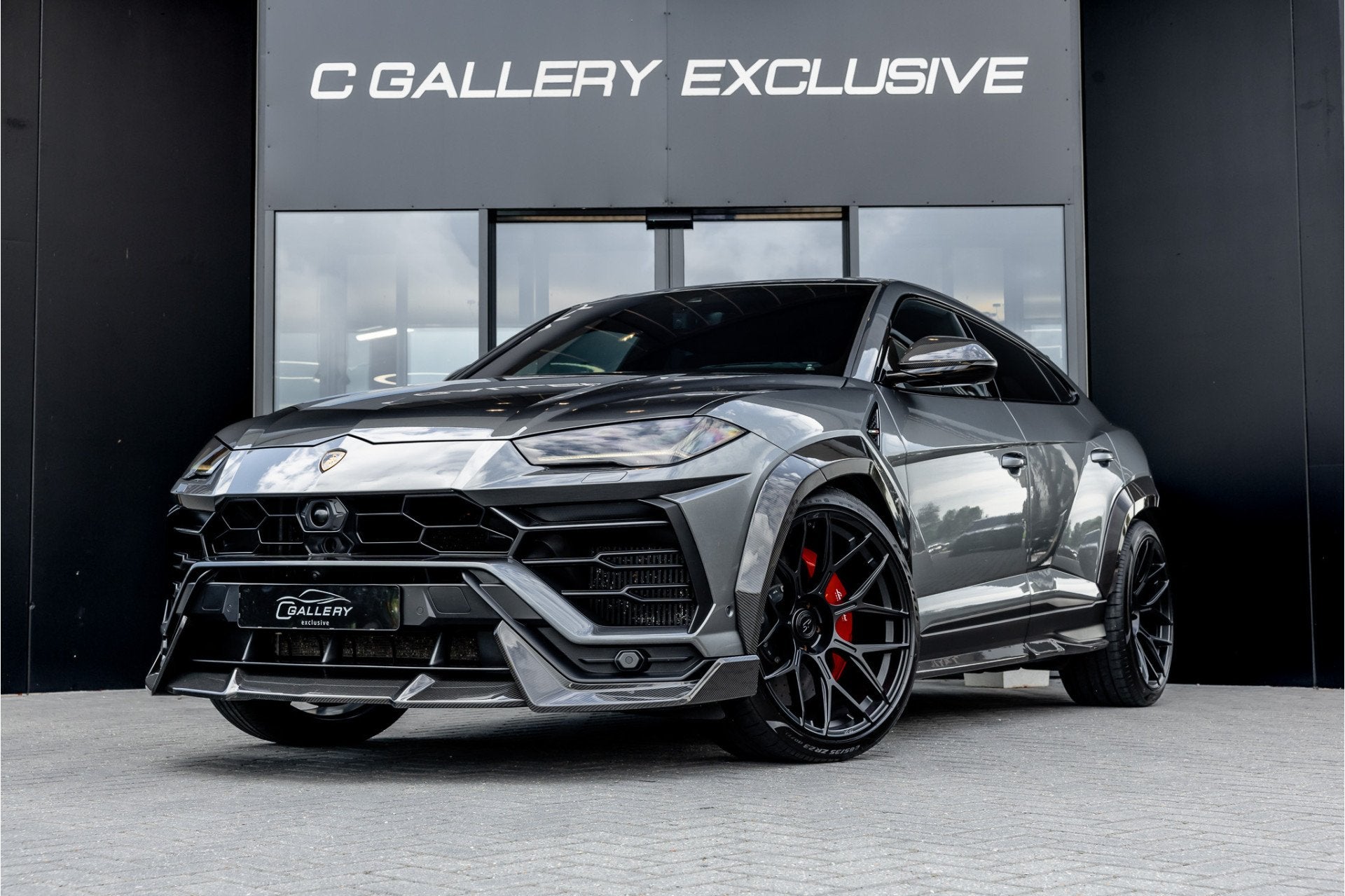 Lamborghini Urus 4.0 V8 | CT Carbon Widebody | Pano | B&O 3D, Auto's, Automaat, Urus, Gebruikt, Automatische klimaatregeling