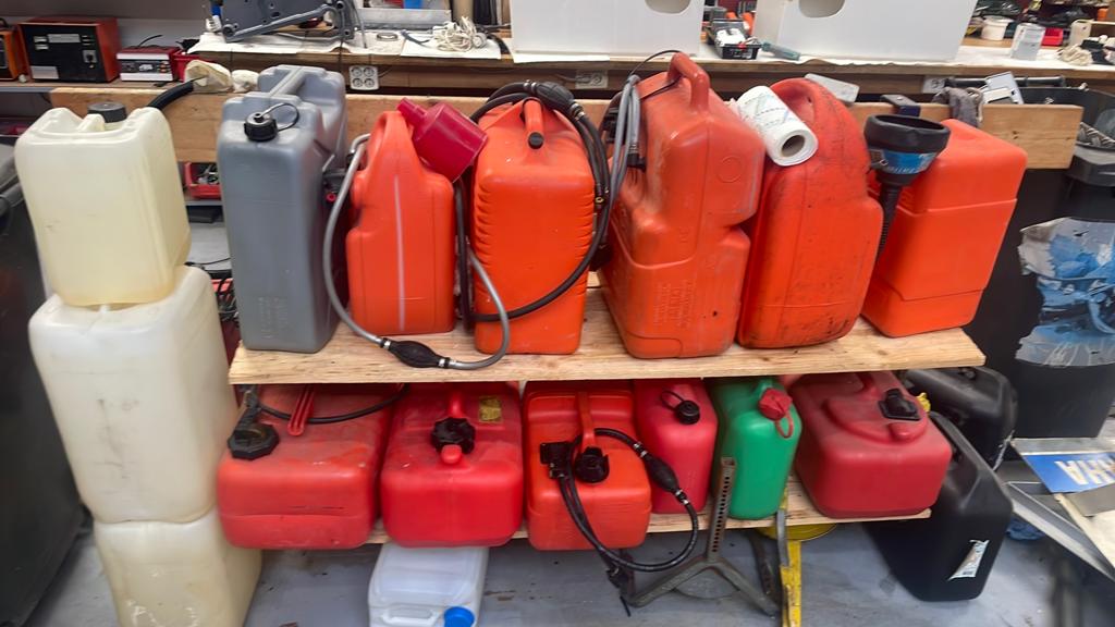 1 partij brandstoftanks, Ophalen, Zo goed als nieuw, Motor en Techniek
