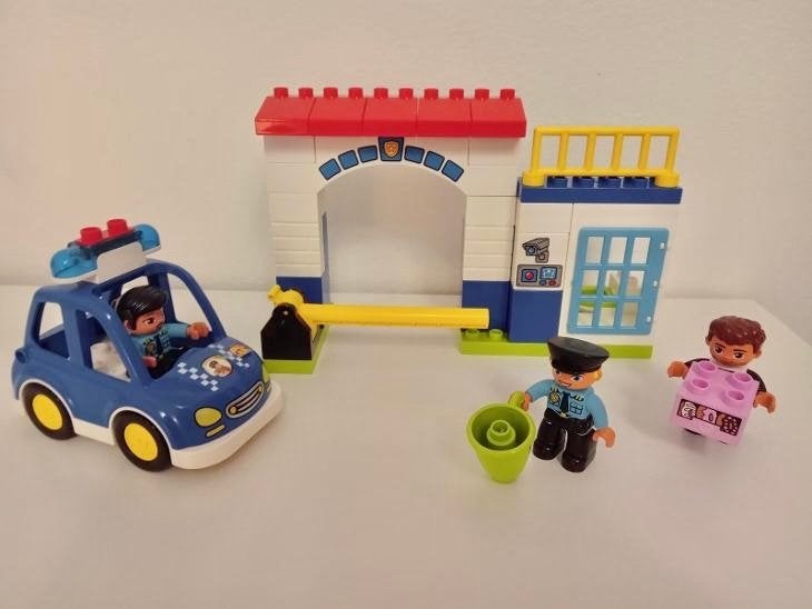 Duplo 10902 - Politie bureau met boef, Ophalen of Verzenden, Compleet, Duplo, Complete set