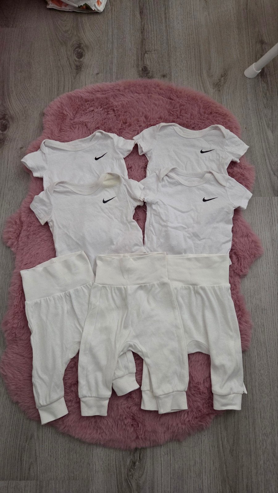 4 Nike rompers & 3 H&M broekjes maat 56, Kinderen en Baby's, Verzenden, Zo goed als nieuw, Nike, H&M, Jongetje of Meisje