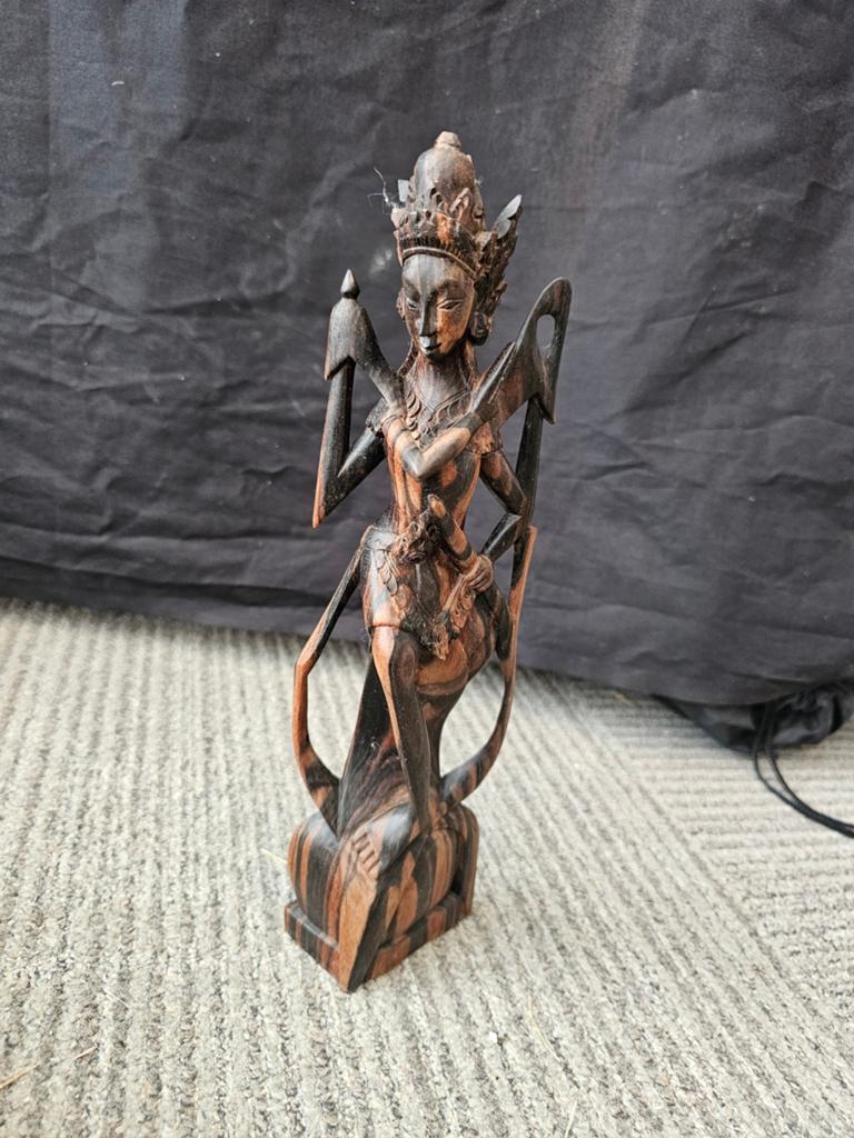 Houten Balinese Godin Beeld - Handgesneden, Ophalen of Verzenden, Handgemaakt, 20 - 50 cm, Beeld