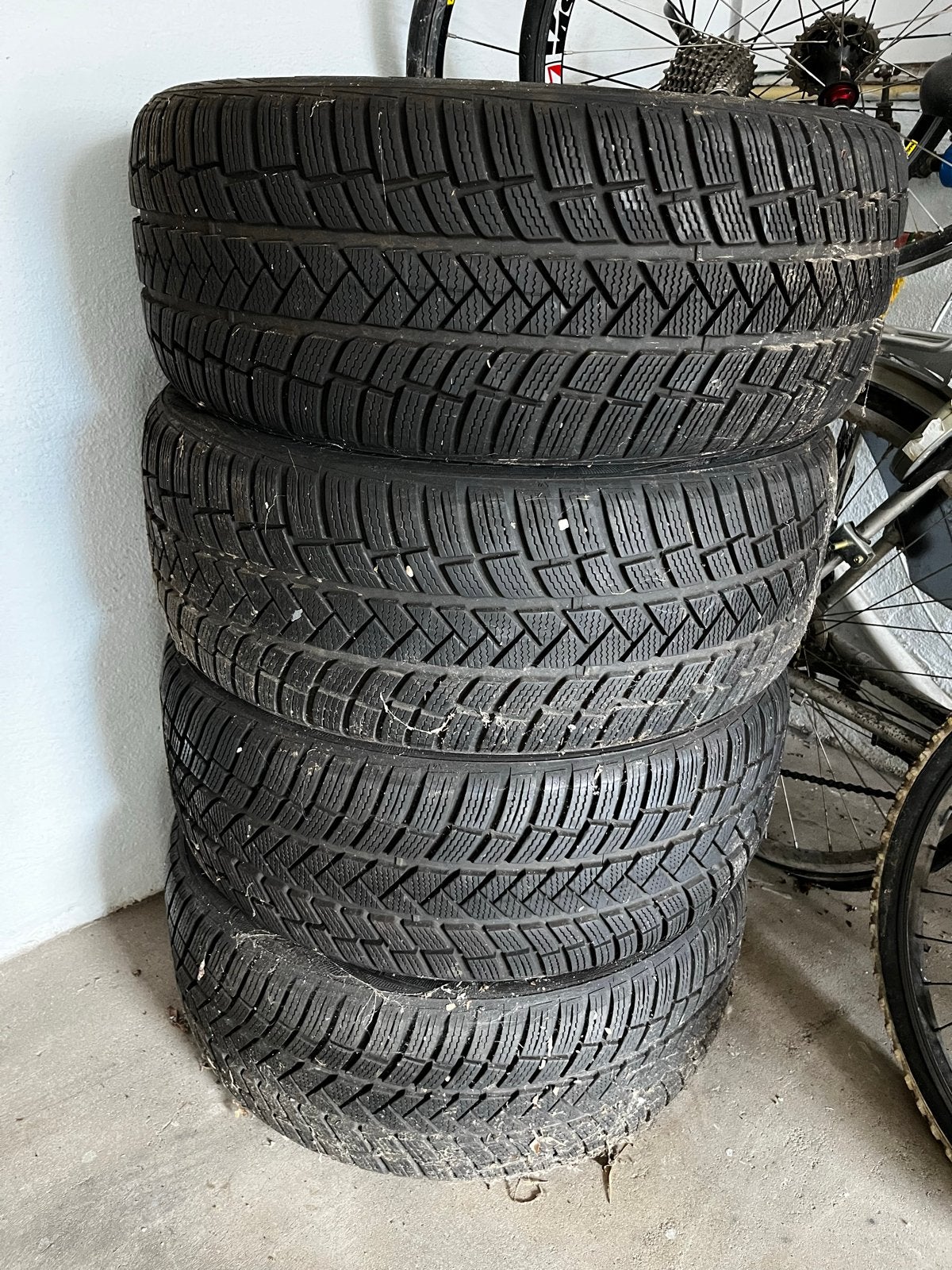 Vredestein Wintrac Pro Giugiaro Design 225/50 R17 98V M+S, Ophalen, Gebruikt, 17 inch, Winterbanden