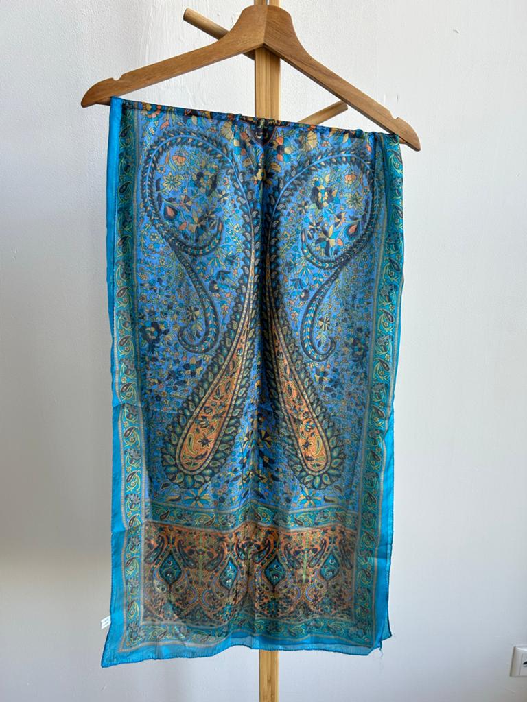 Prachtige zijde sjaal met paisley print, Ophalen, Zo goed als nieuw, Maat 38/40 (M), Sjaal