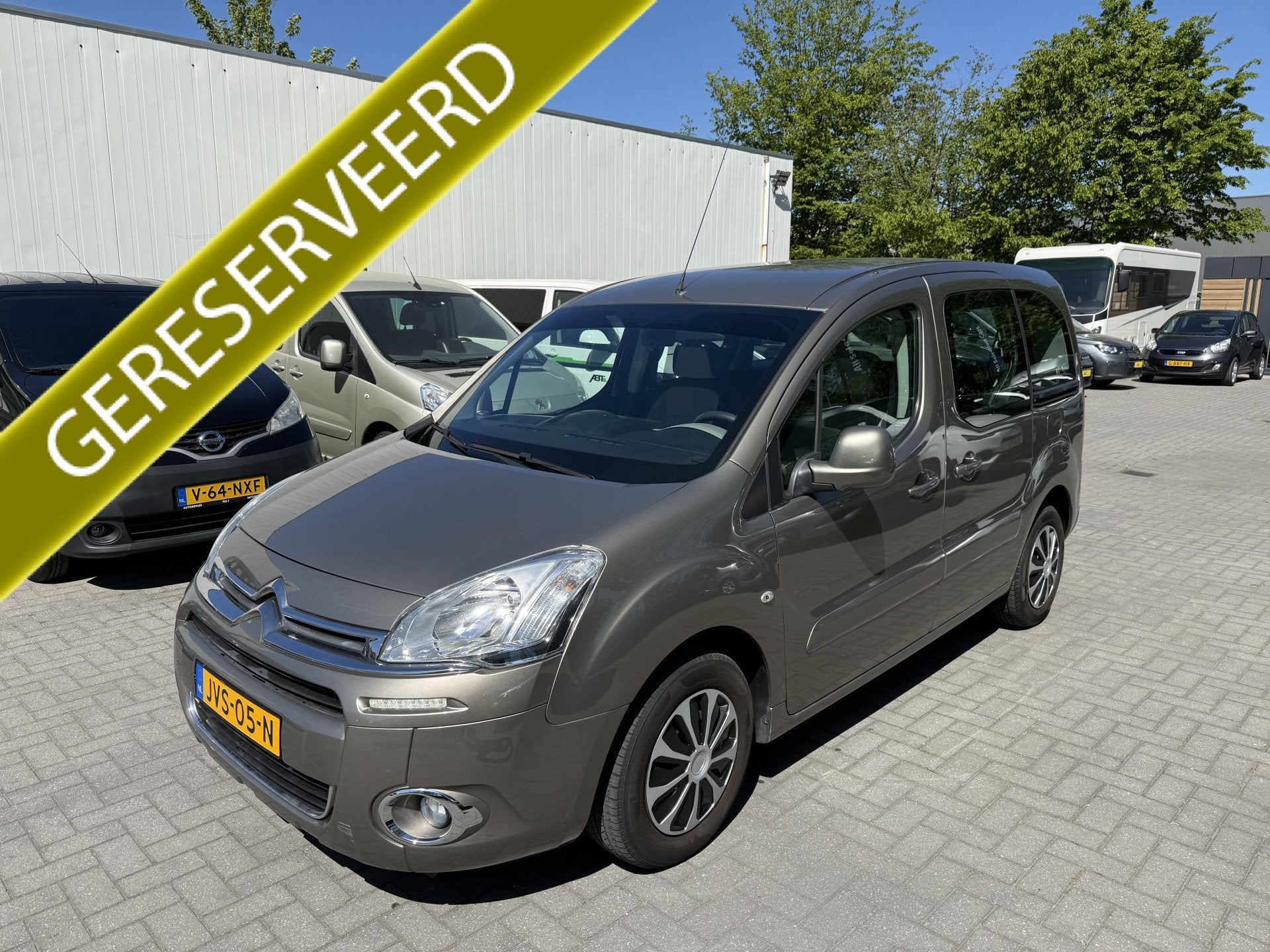 Citroën Berlingo 1.6 VTi Rolstoelauto 3+1 of 5-0 - Ruime Bo, Auto's, Voorwielaandrijving, Dealer onderhouden, 15 km/l, Beige