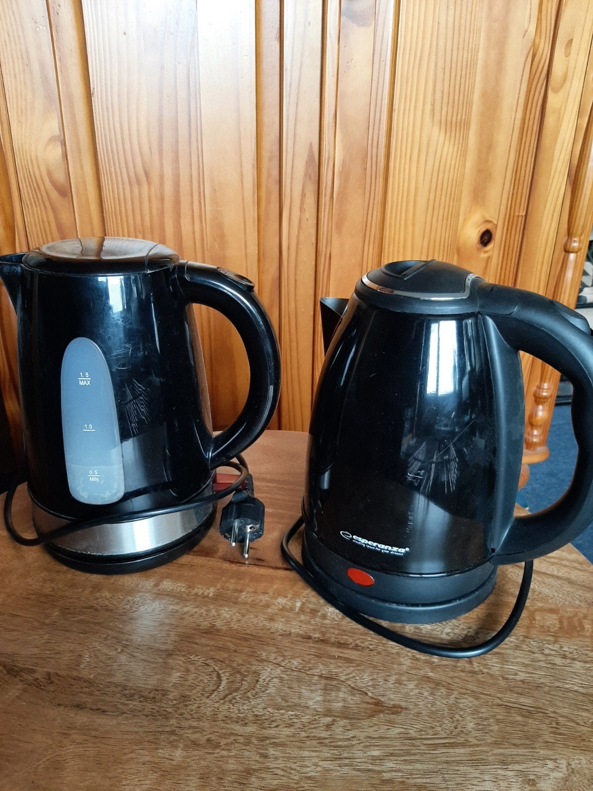Set van 2 zwarte waterkokers, 1.5L en 1.7L, Witgoed en Apparatuur, 1 tot 2 liter, Ophalen, Gebruikt