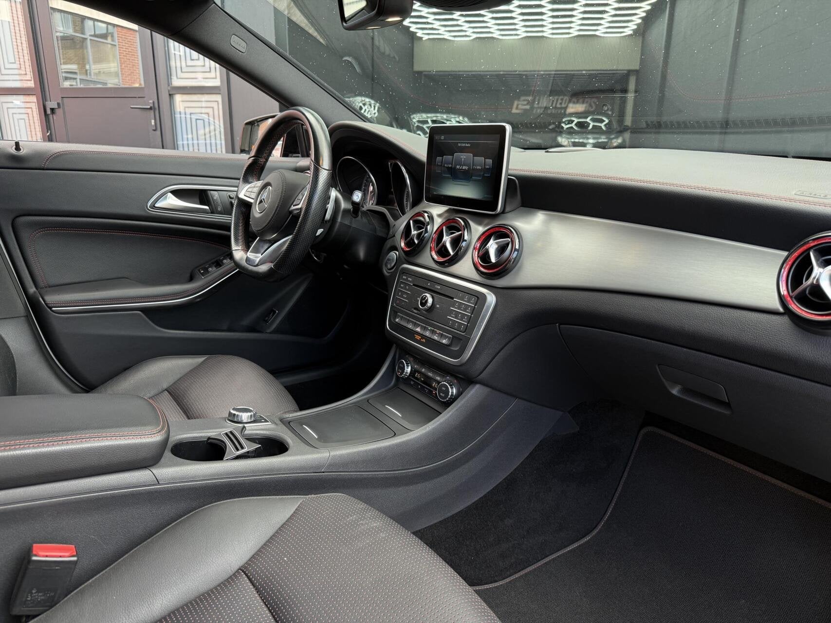 Mercedes CLA-klasse Shooting Brake 250 4MATIC SPORT, Auto's, Automaat, CLA, 15 km/l, Gebruikt