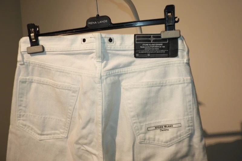 Stone Island witte jeans broek merklabel merk druk W31, Kleding | Heren, Verzenden, Wit, W32 (confectie 46) of kleiner, Stone Island