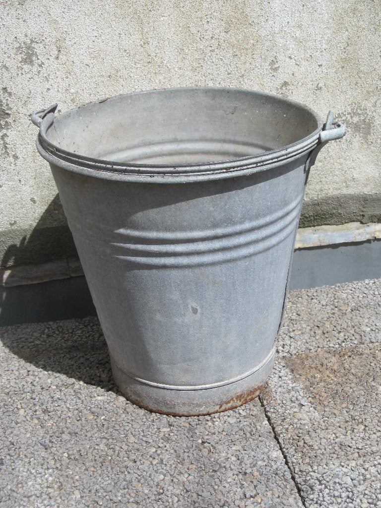 Vintage zinken emmer, Ophalen