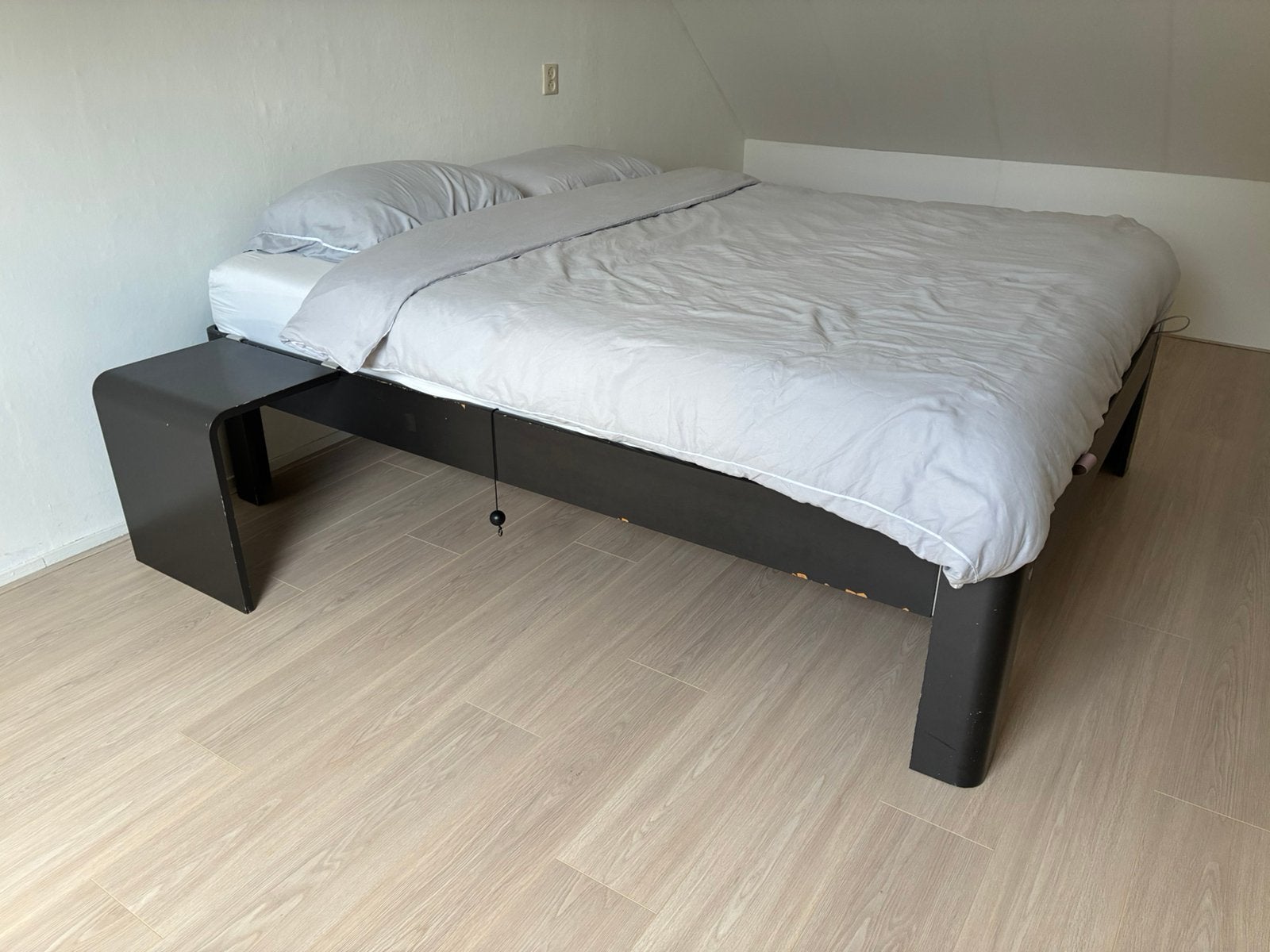 Compleet 2-persoons aupingbed incl. 2 bijna nieuwe matrassen, Huis en Inrichting, Slaapkamer | Slaapbanken, Ophalen, Zwart, Tweepersoons