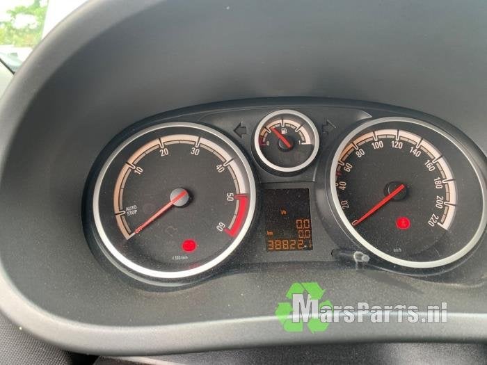 Kilometerteller KM van een Opel Corsa, Gebruikt, -, -, Opel