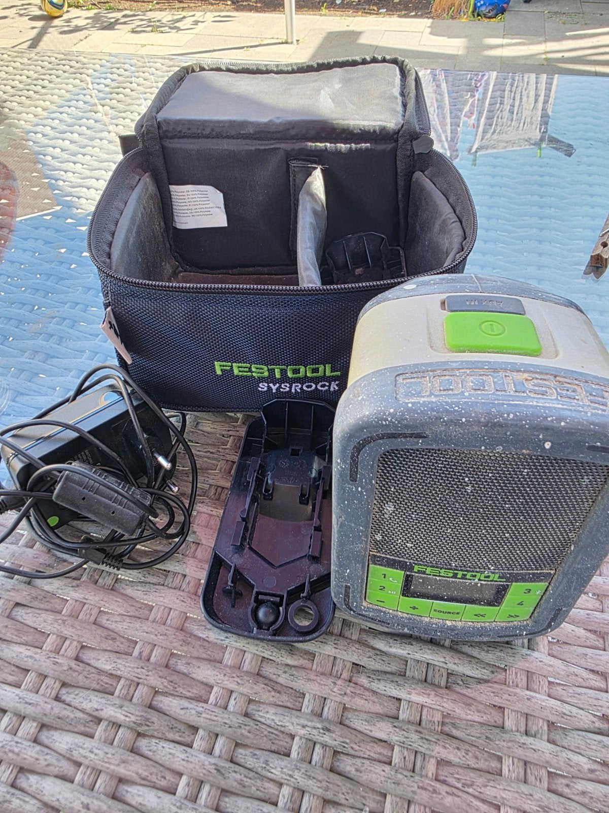 Festool Sysrock Bouwradio met tas en oplader, Ophalen, Gebruikt, Bouwradio