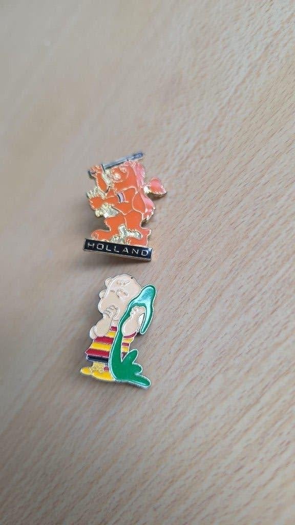 Pins hollandse leeuw en snoopy figuur, Ophalen of Verzenden, Zo goed als nieuw