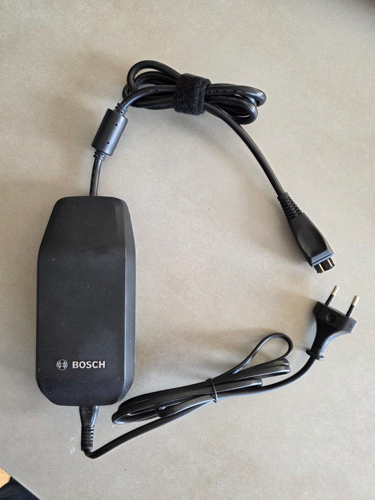 Bosch eBike accu lader BPC3200 - Zo goed als nieuw, Fietsen en Brommers, Zo goed als nieuw