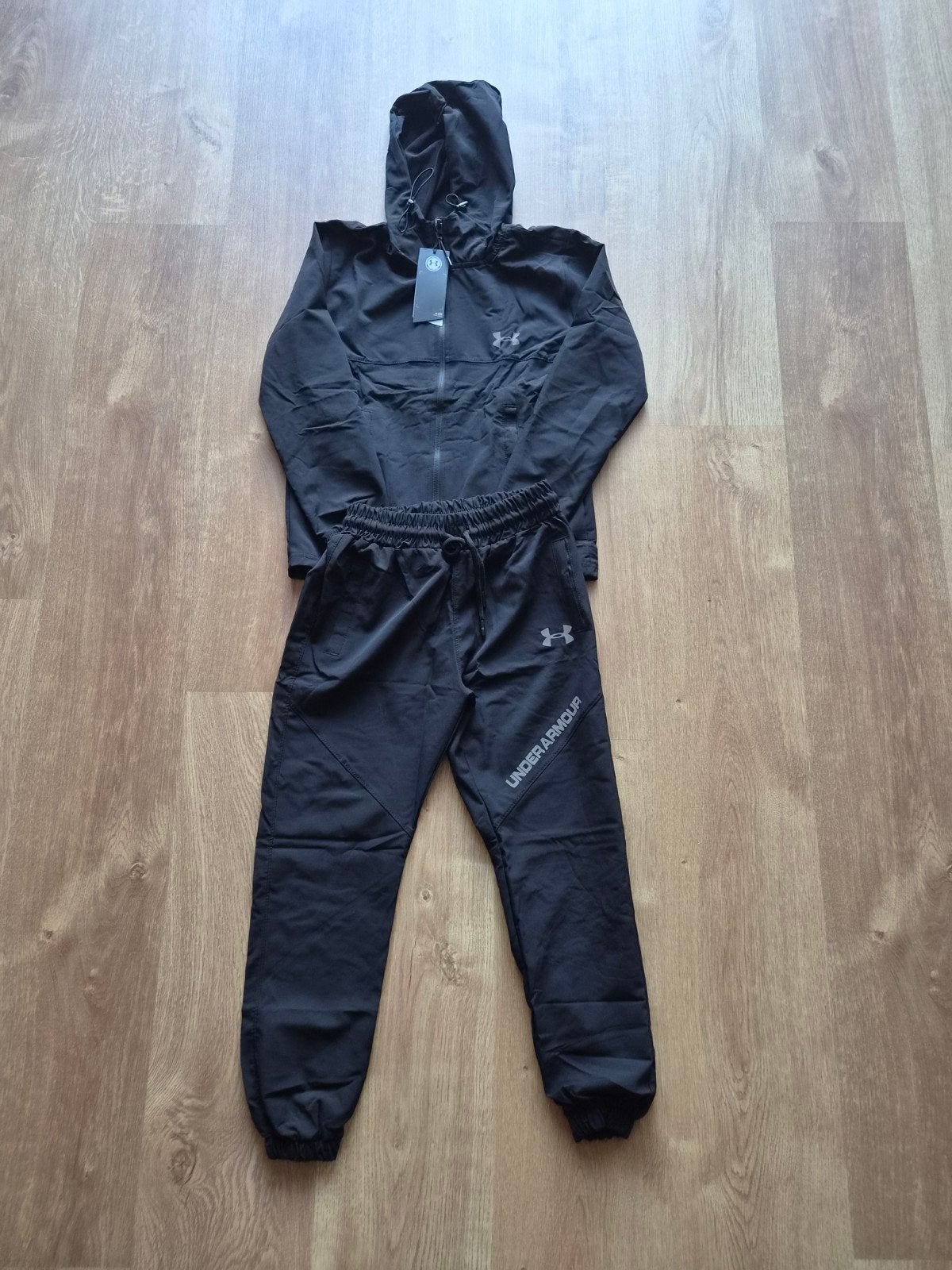 Under Armour trainingspak zwart - Nieuw - Maat 152, Verzenden, Nieuw