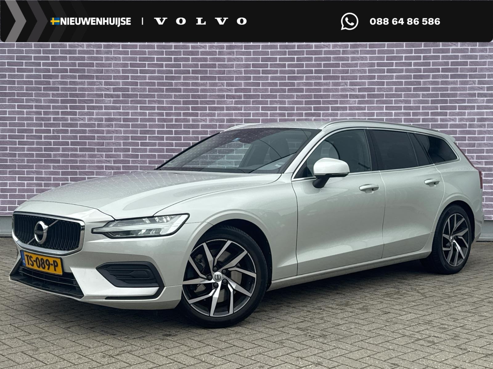 Volvo V60 2.0 T5 Momentum | Trekhaak | Lederen Bekleding | E