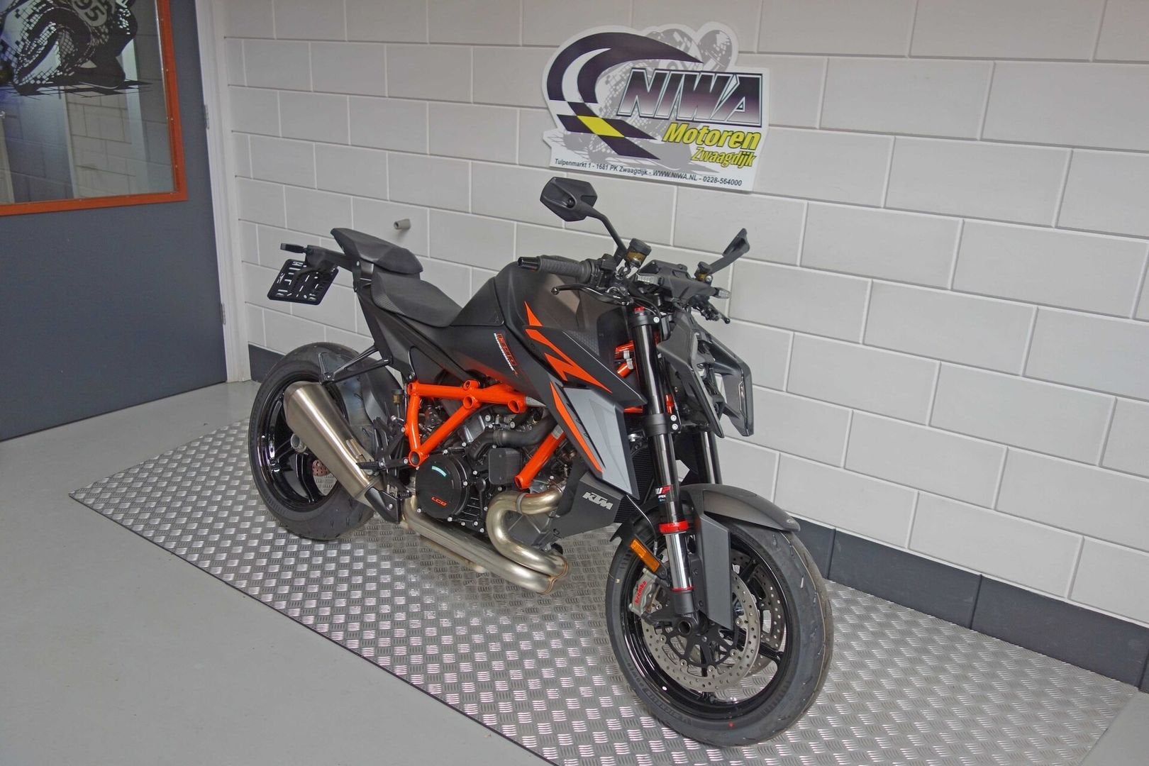 KTM 1390 Super Duke R, 2 cilinders, KTM, Motorrijbewijs A, Bedrijf