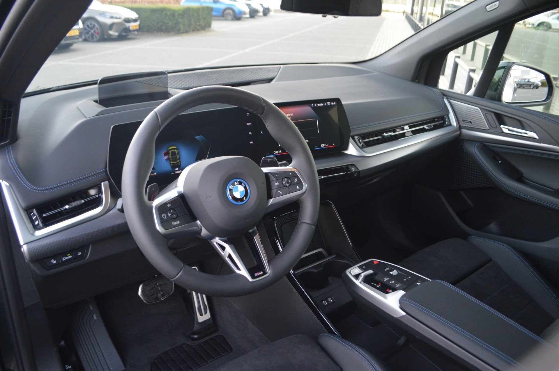BMW 2 Serie Active Tourer 225e xDrive M Sport Automaat / Pan, Auto's, BMW, Automaat, 1800 kg, Zwart, 38 km/l