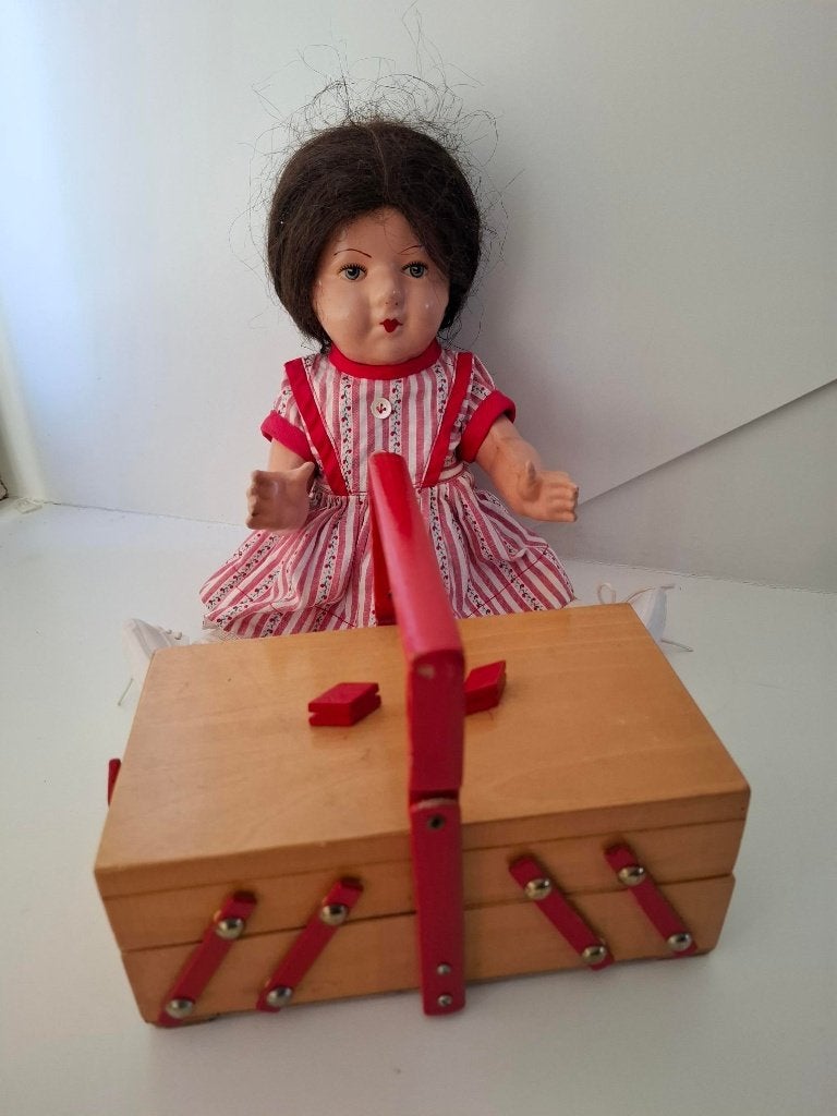 Vintage naaidoos/box leuk bij wildebras poppen, Ophalen of Verzenden, Zo goed als nieuw, Pop