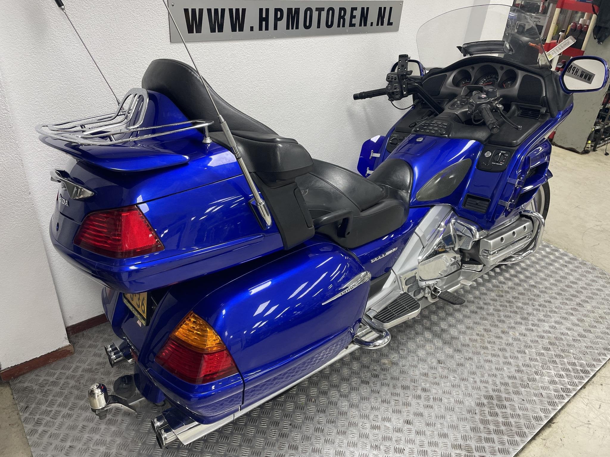 Honda GL 1800 GOLDWING DE LUXE 30 TH. ANNIVERSARY BOVAGG, Rivium Boulevard 222-11
2909 LK  Capelle aan den Ijssel, NL, Bedrijf