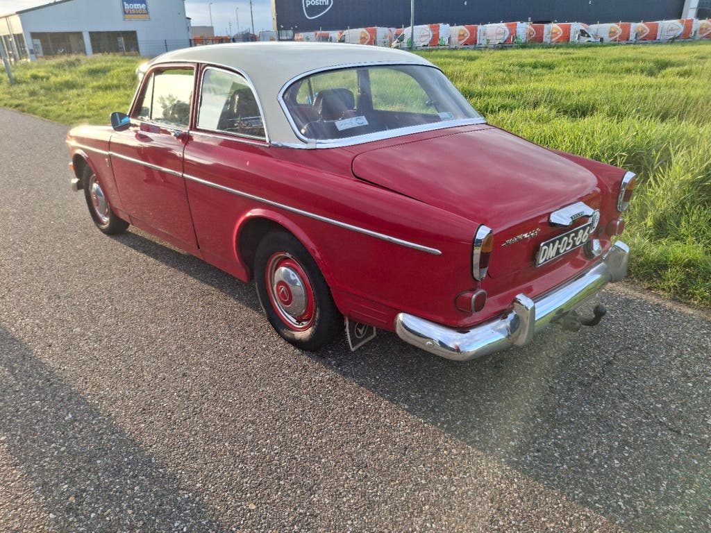 Volvo Amazon 121 Rood met wit dak, foto 3