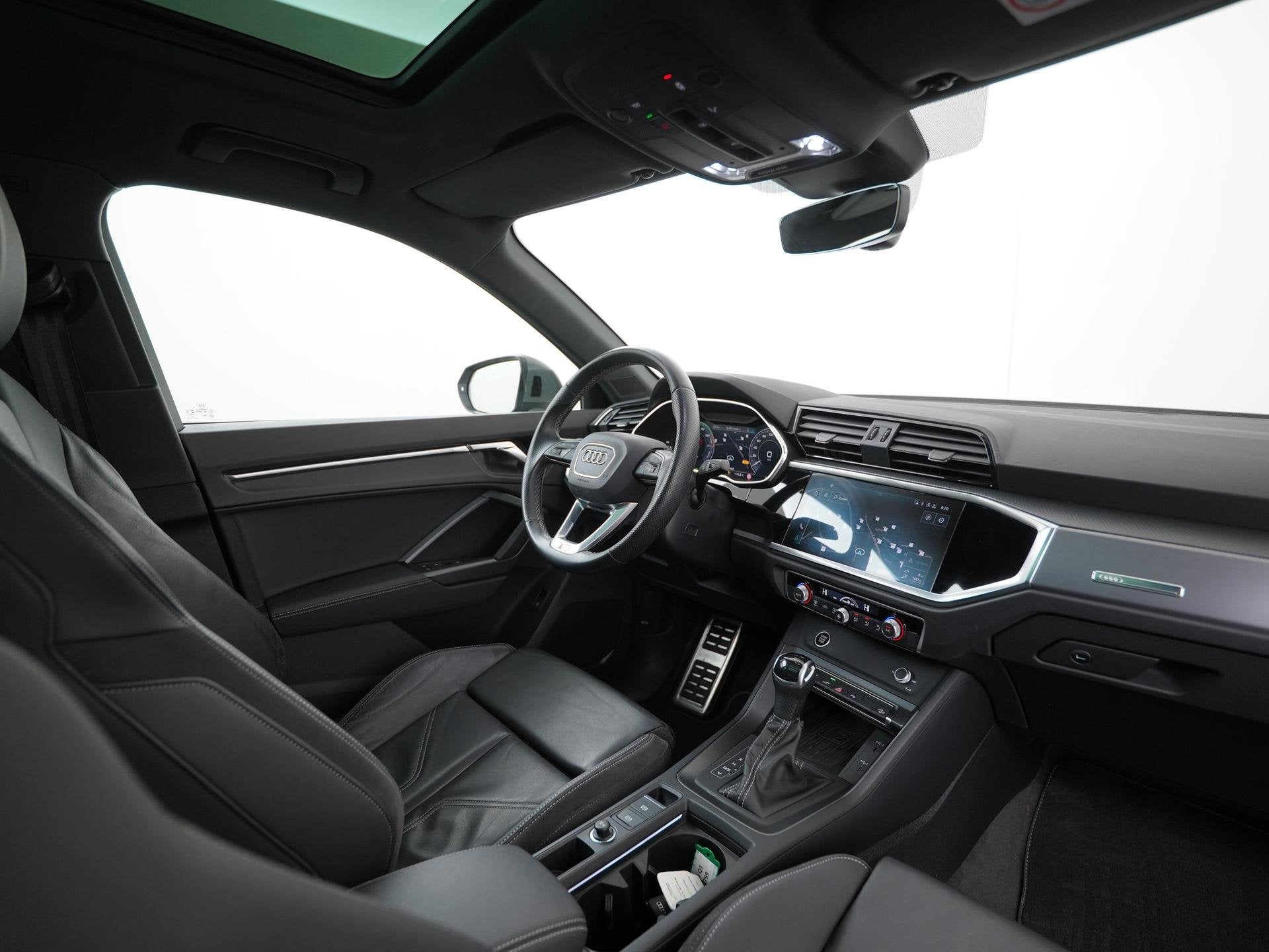 Audi Q3 45 TFSIe S-Line | Panoramadak | Leder | Camera | Zon, Auto's, Gebruikt, Hybride Elektrisch/Benzine, 13 kWh, SUV of Terreinwagen