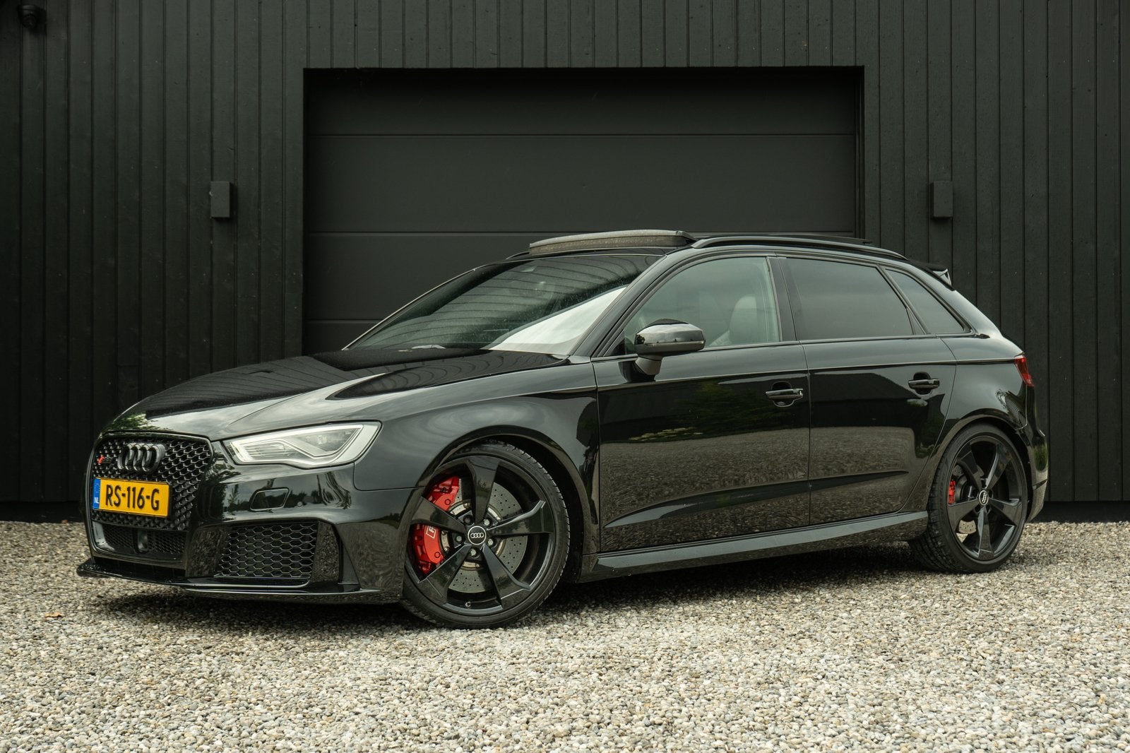 Audi RS3 2.5 367pk 2015 - Ceramisch Eventuri Pano B&O ACC, Auto's, Audi, Automaat, RS3, 367 pk, Zwart