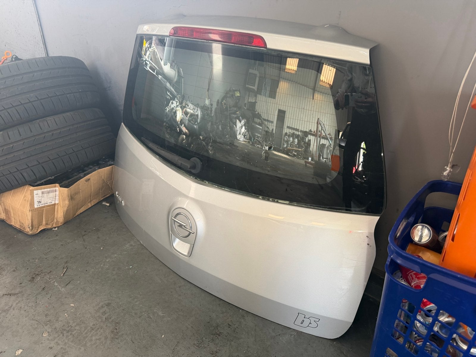 Opel Agila achterklep - Lichtgrijs, nette staat, Gebruikt, Achterklep, Opel, Ophalen of Verzenden