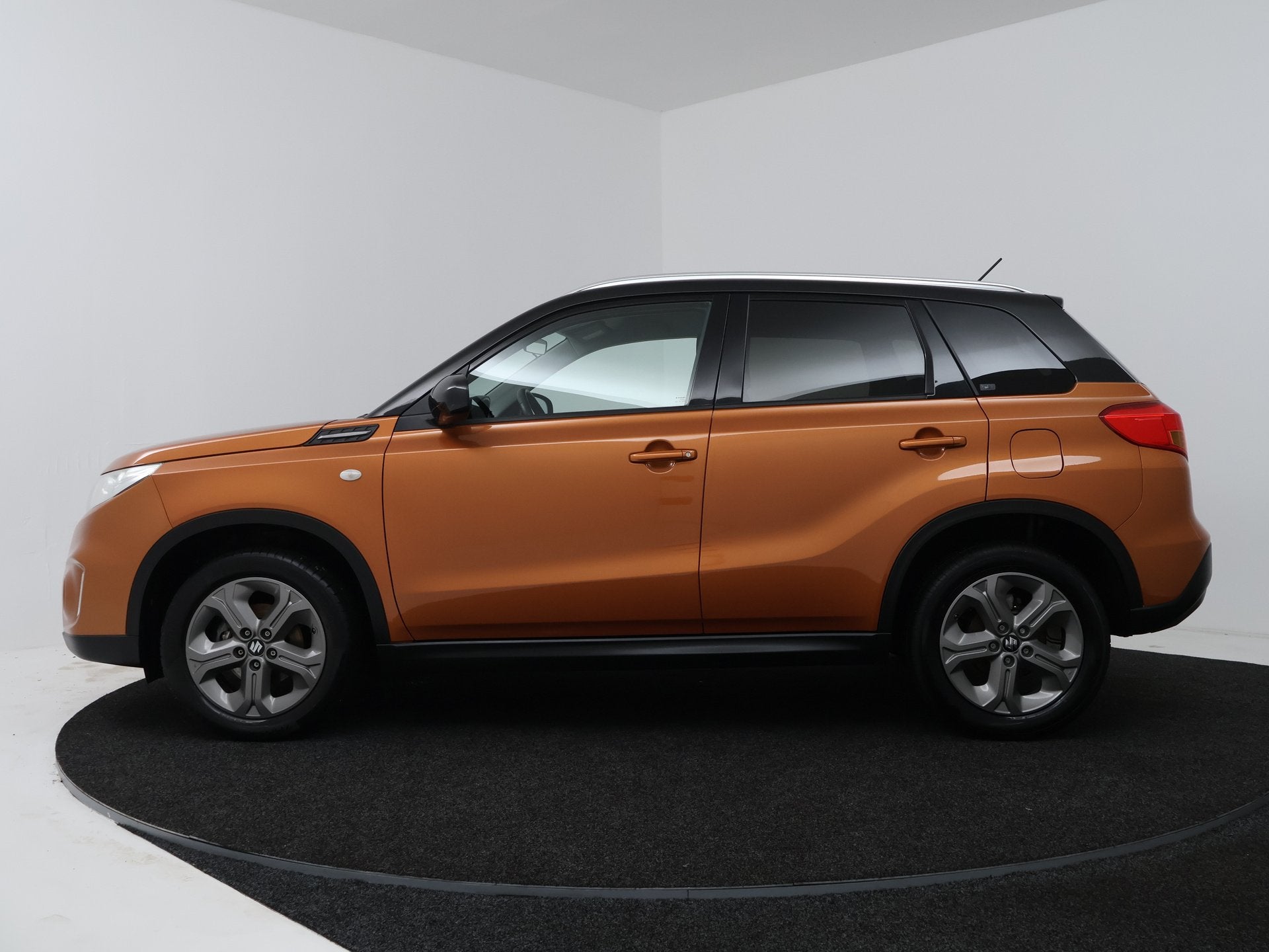 Suzuki Vitara 1.6 Exclusive (bj 2017), Auto's, Voorwielaandrijving, Stof, 400 kg, Origineel Nederlands