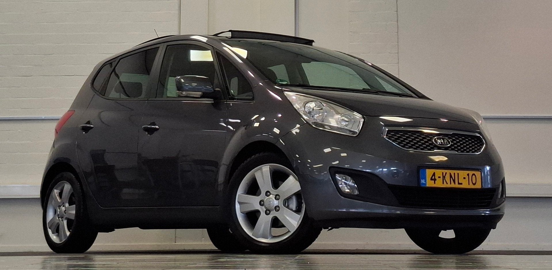 Kia Venga 1.6 CVVT Executive Automaat Schuif/kanteldak Navi, Auto's, Euro 5, 4 cilinders, 14 km/l, Bedrijf