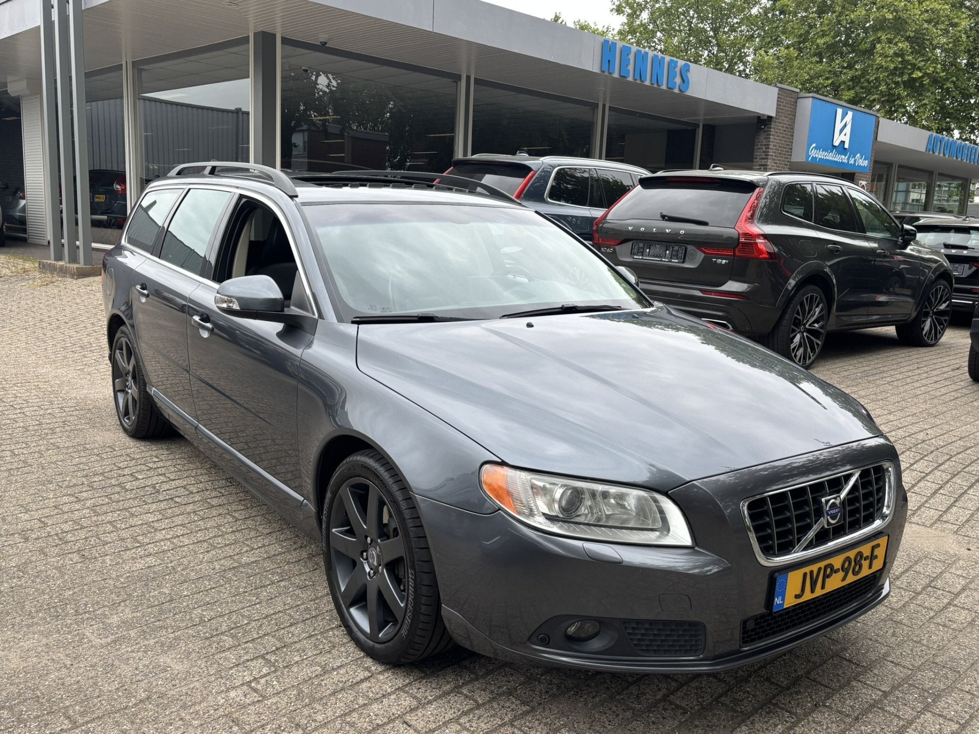 Volvo V70 3.2 AWD Summum Schuifdak Premium Sound Family, Automaat, 238 pk, Gebruikt, Vierwielaandrijving