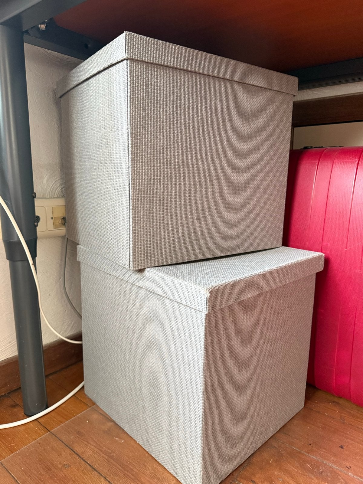 2x IKEA KVARNVIK Opbergdozen met deksel, grijs, Doe-het-zelf en Verbouw, Kratten en Dozen, Ophalen, Minder dan 35 cm, Minder dan 50 cm
