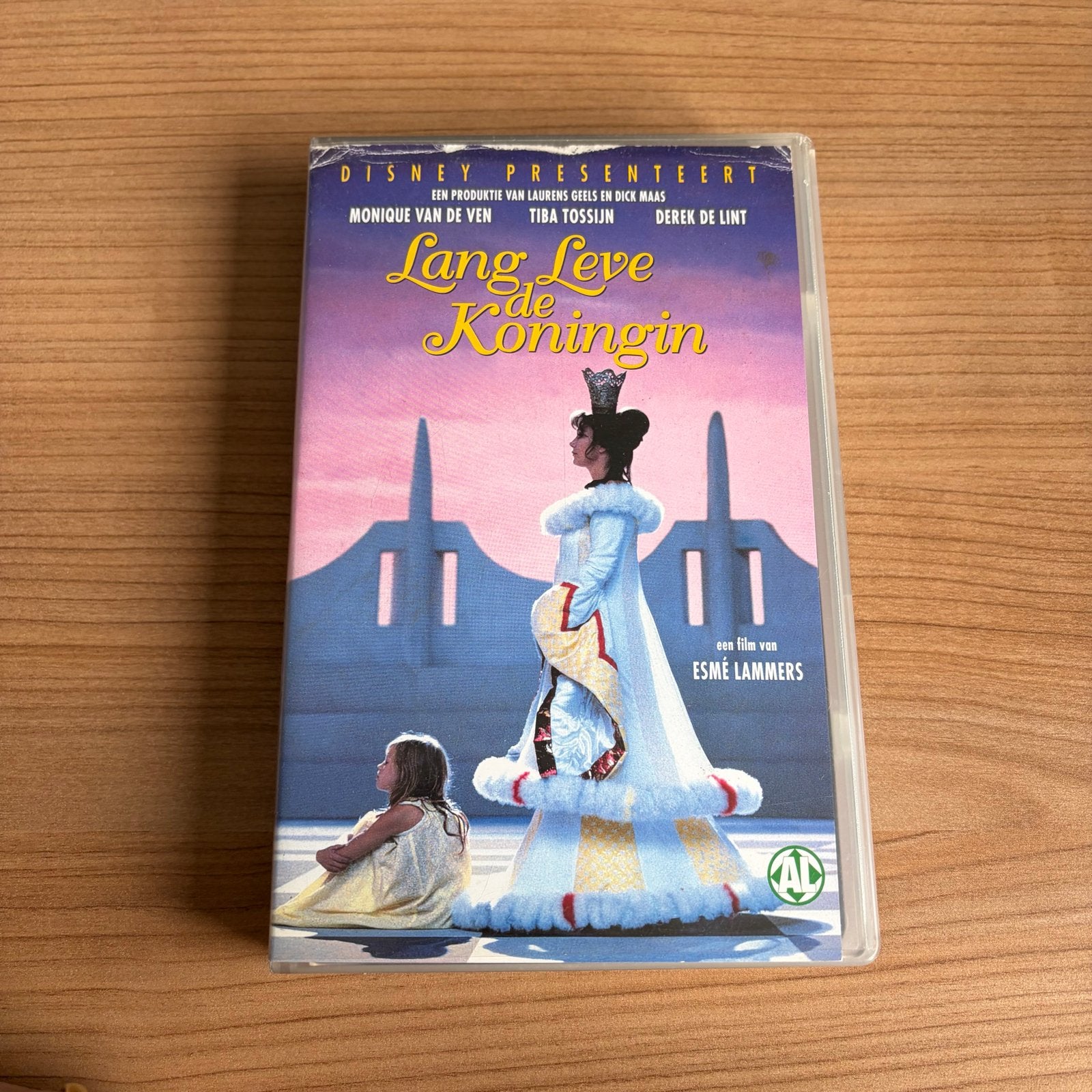 VHS Lang Leve de Koningin - film van Esme Lammers, Cd's en Dvd's, VHS | Film, Gebruikt, Alle leeftijden, Kinderfilm, VHS