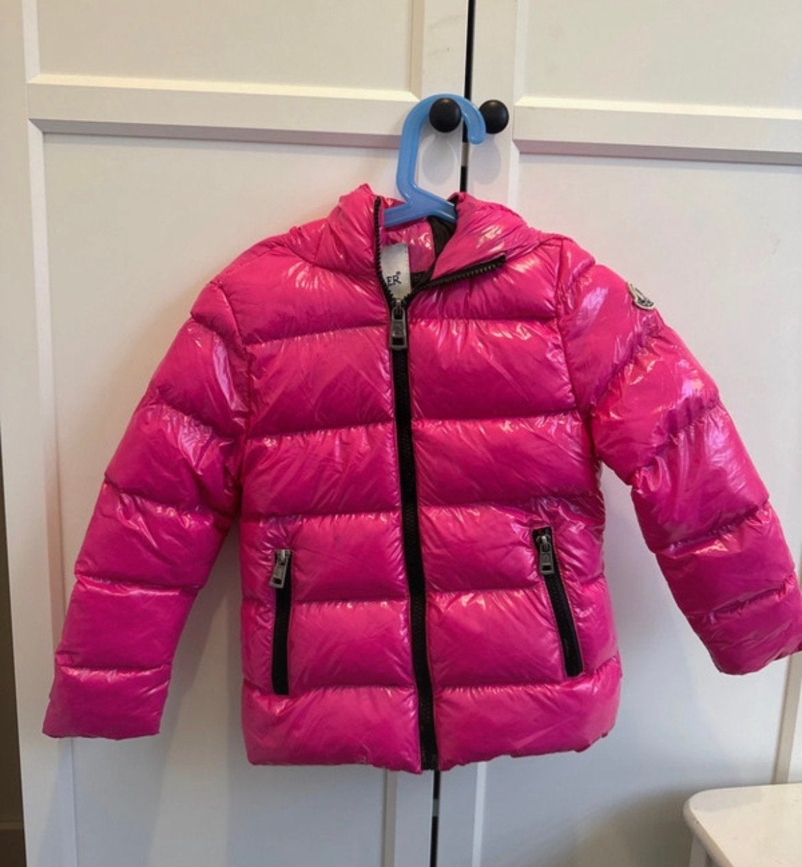 Moncler kinderjas roze, maat 98 (2/3 jaar) - Zo goed als nie, Ophalen of Verzenden, Zo goed als nieuw, Meisje, Jas