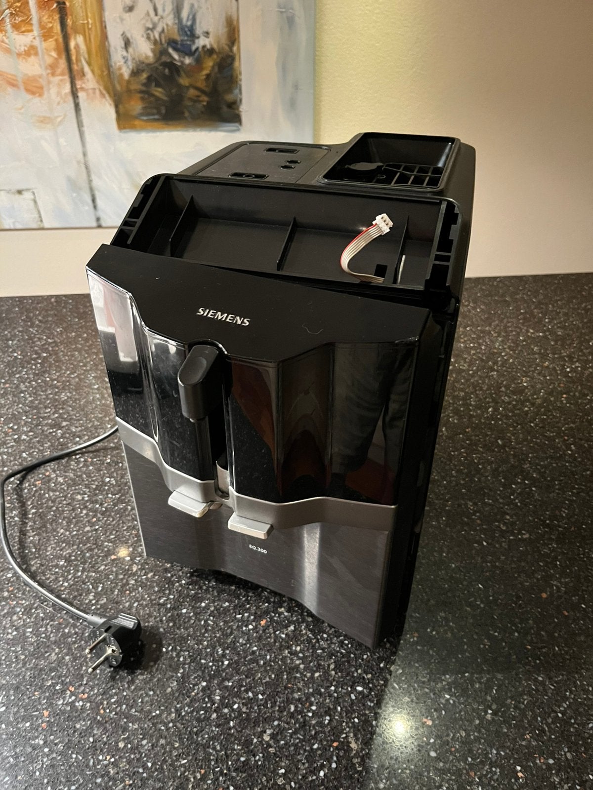 Siemens EQ300 defect!!, 10 kopjes of meer, Koffiemachine, Niet werkend, Afneembaar waterreservoir
