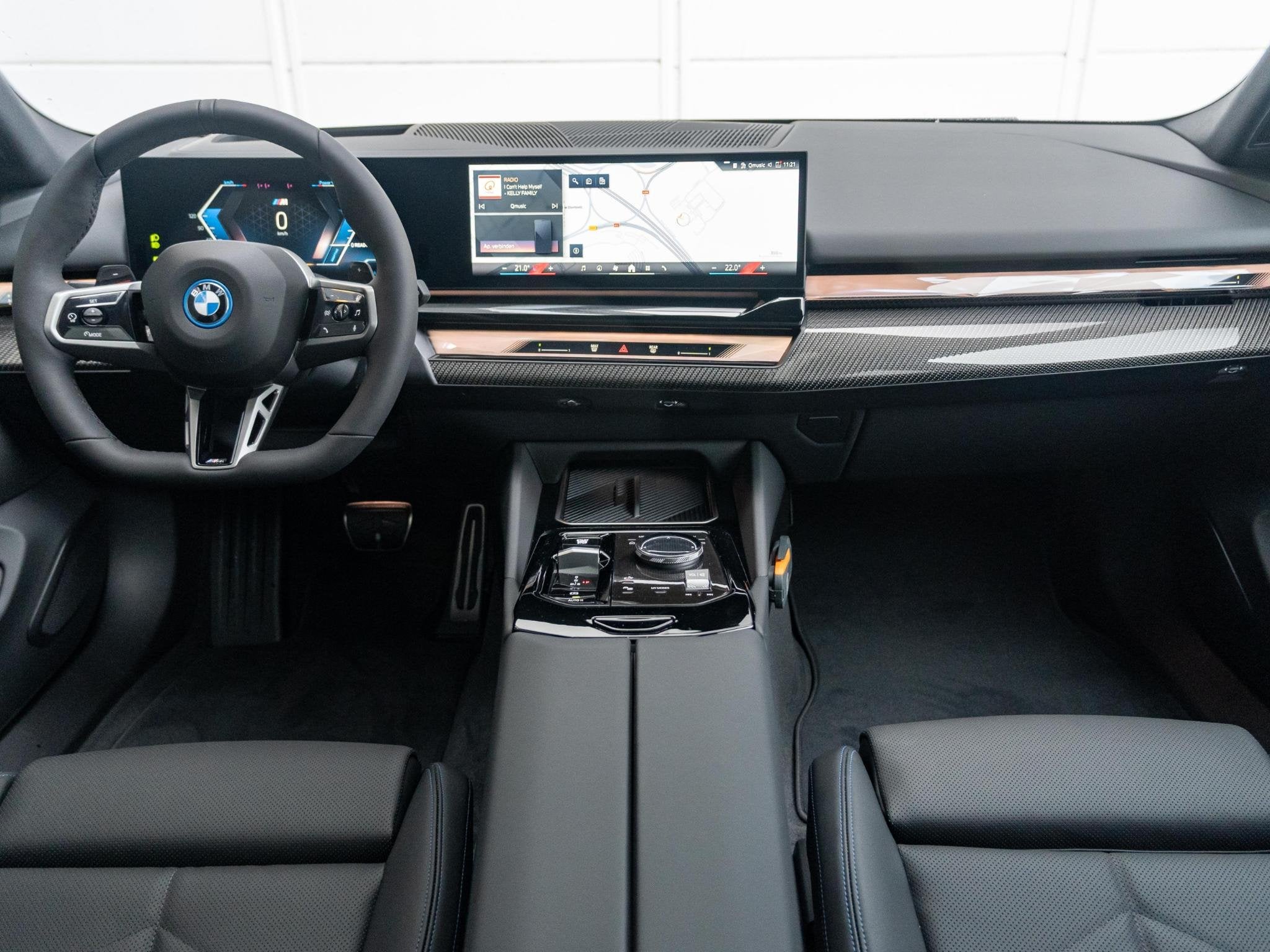 BMW 5 Serie Touring 530e xDrive SoH 100% | M Sportpakket Pro, Auto's, Stof, Gebruikt, 4 cilinders, 135 min