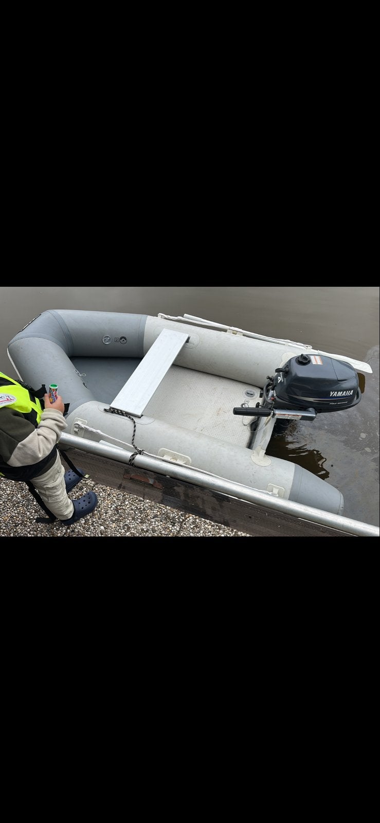 Rubberboot 2.30m met 4pk Yamaha, Ophalen, Zo goed als nieuw, Motorboot