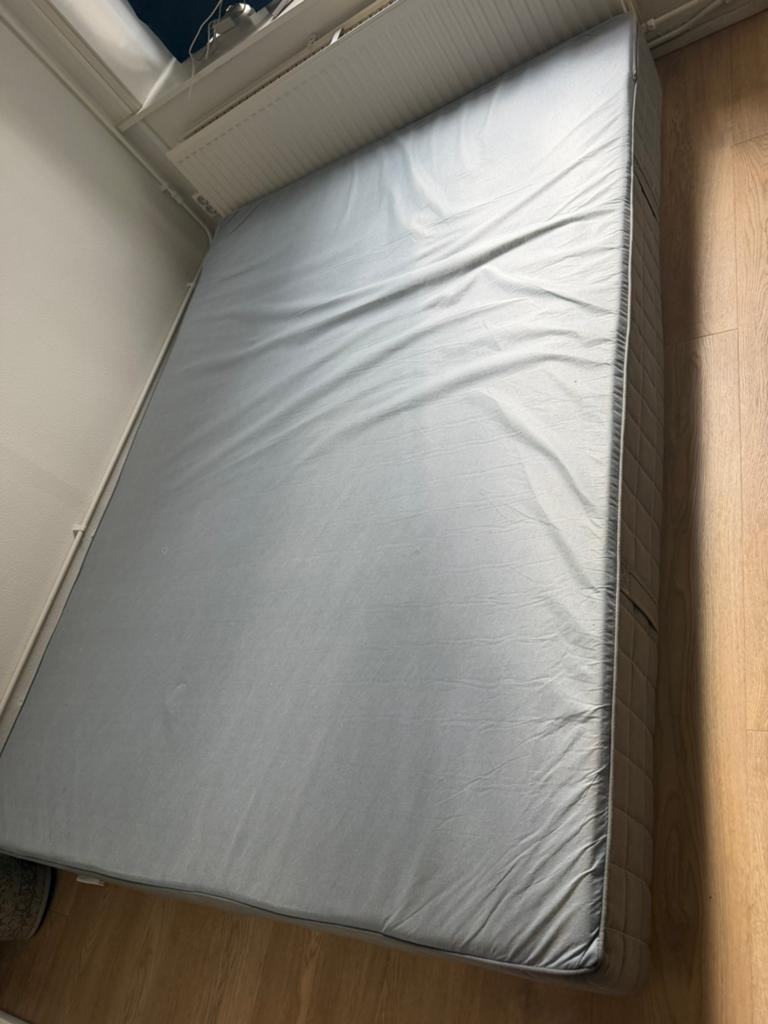 Ikea VALEVÅG matras 140x200 cm, Huis en Inrichting, Slaapkamer | Matrassen en Bedbodems, Ophalen, Zo goed als nieuw, Eenpersoons