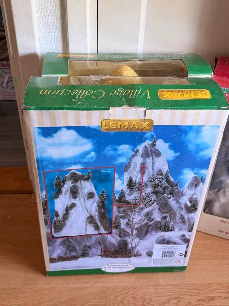 4x Lemax Ski Mountain Backdrop Landscape Accents, Ophalen, Zo goed als nieuw