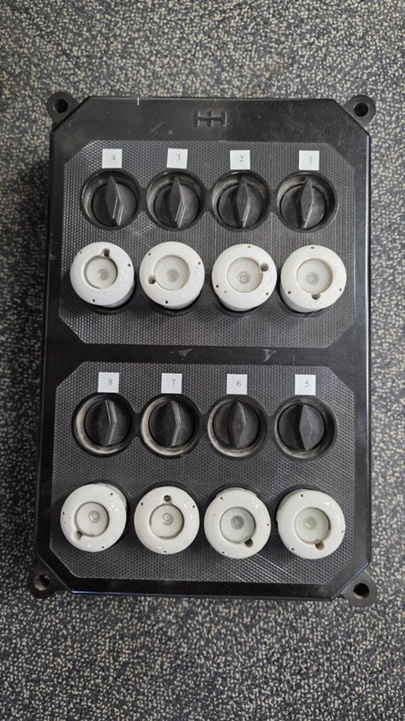 Vintage Zekeringkast / Verdeelkast met 8 Zekeringen, Ophalen of Verzenden, Gebruikt, Overige typen