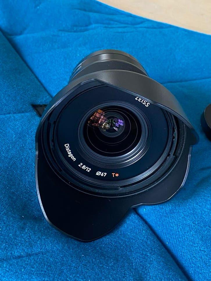 Zeiss Distagon 2.8 12mm T* Groothoeklens voor Sony, Ophalen of Verzenden, Gebruikt, Groothoeklens
