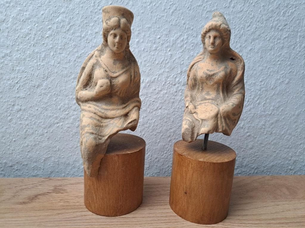 bodemvondst 2 beeldjes uit de 3e eeuw voor christus, Ophalen of Verzenden