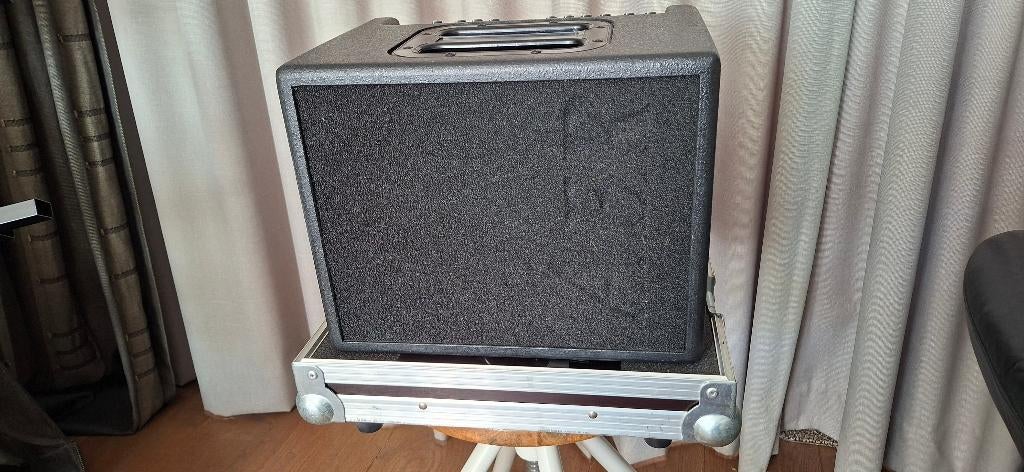 AER Compact 60/2 akoestische versterker & 2x Flightcase, Muziek en Instrumenten, Ophalen, Zo goed als nieuw, Gitaar, 50 tot 100 watt