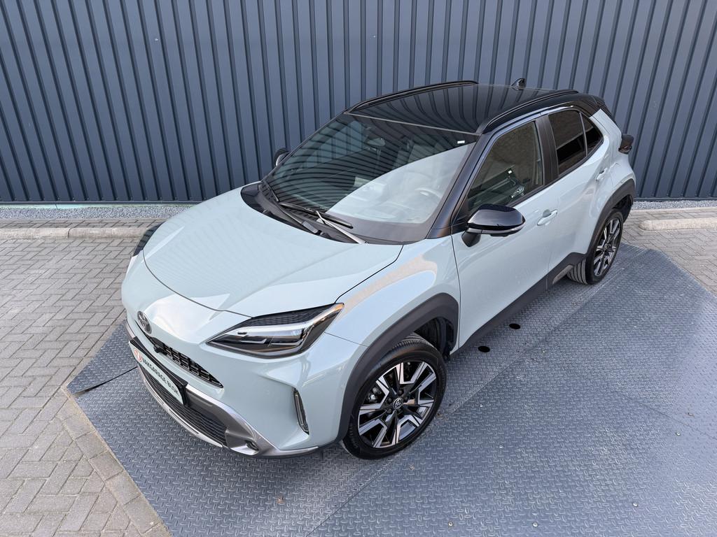 Toyota Yaris Cross 1.5 Hybrid 130 Launch Edition / Bi tone |, 12 maanden, 1195 kg, Gebruikt, Leder en Stof