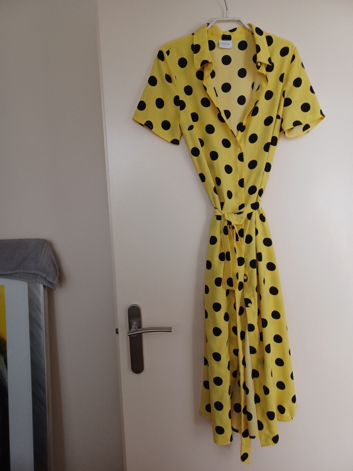VILA Gele Jurk met Zwarte Polkadots - Maat 36, Kleding | Dames, Jurken, VILA, Geel, Ophalen of Verzenden, Zo goed als nieuw