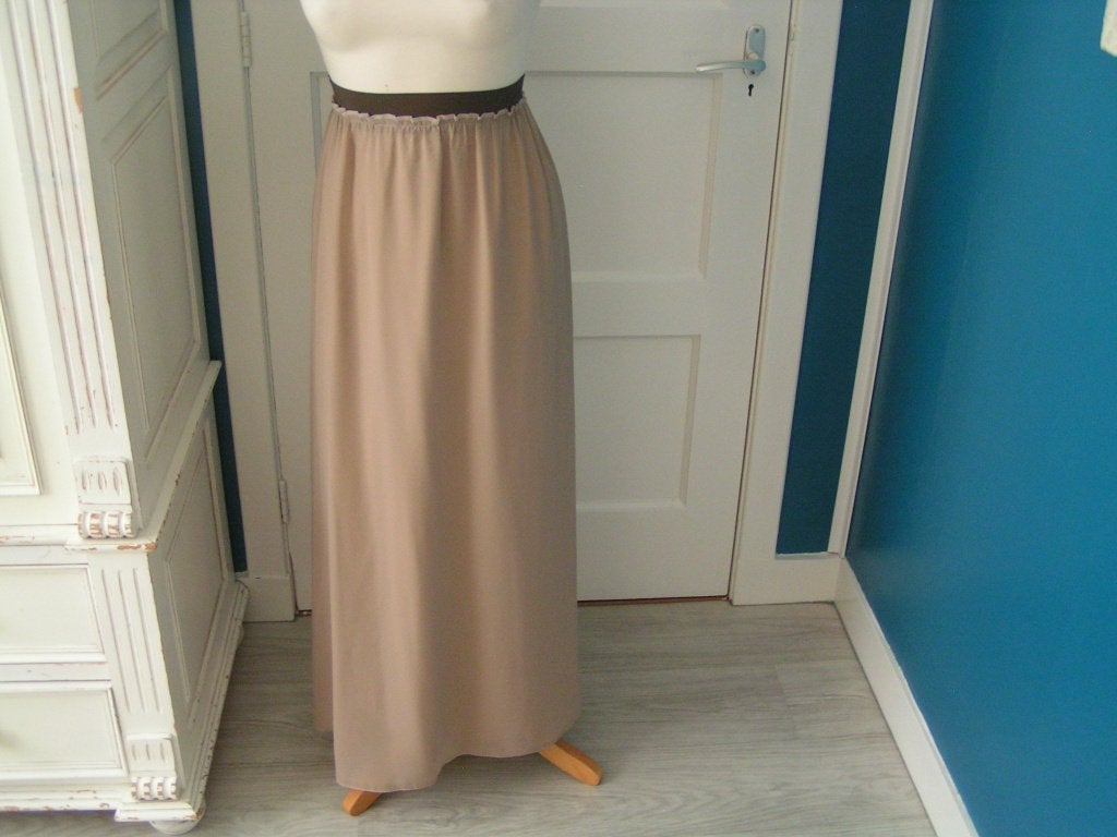 Prachtige Nieuwe Lange Rok maat 46, Kleding | Dames, Ophalen of Verzenden, Nieuw, Maat 46/48 (XL) of groter, Onder de knie