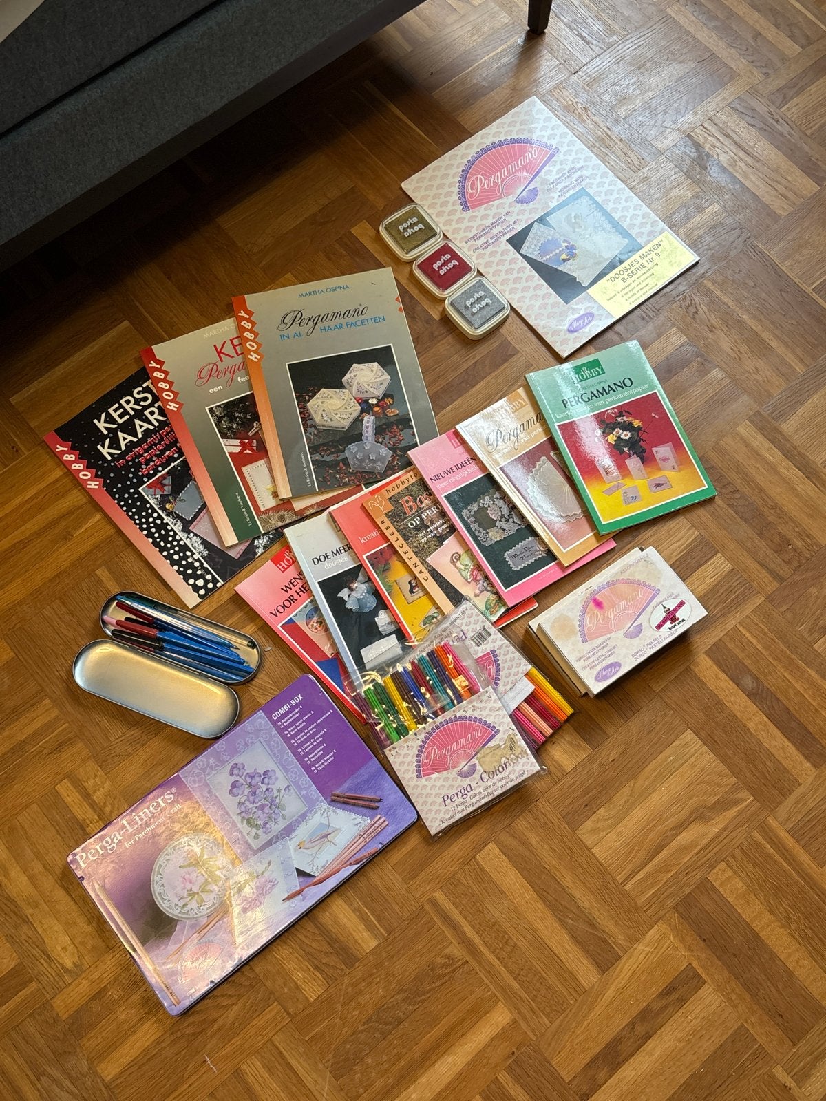Uitgebreide Pergamano set - Compleet voor perkamentpapier, Hobby en Vrije tijd, Ophalen, Gebruikt, Papier of Karton, Educatief