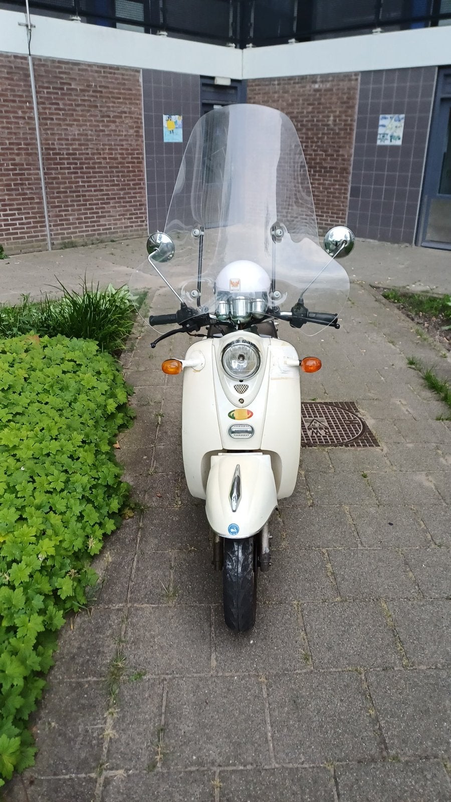 Iva Lux 50 Scooter - Crème, inclusief helm, Fietsen en Brommers, Gebruikt, Benzine, Ophalen, Overige merken
