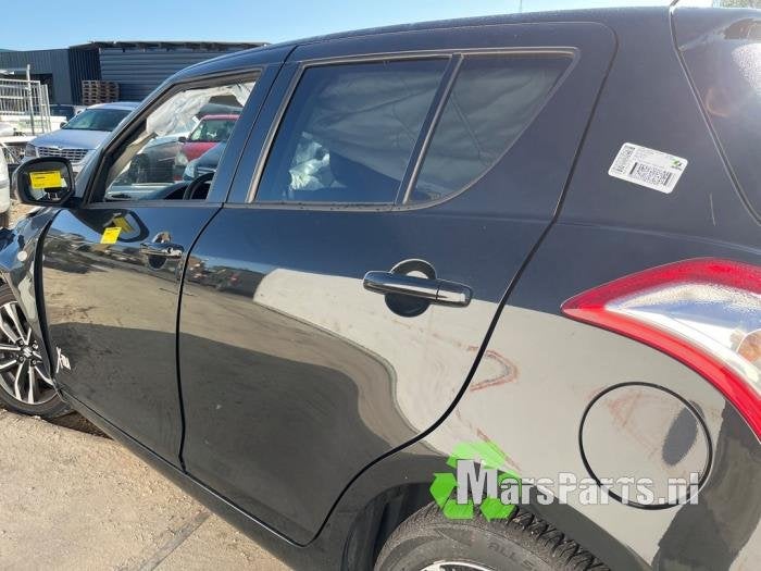 Portier 4Deurs links-achter van een Suzuki Swift, Gebruikt, -, Deur, -