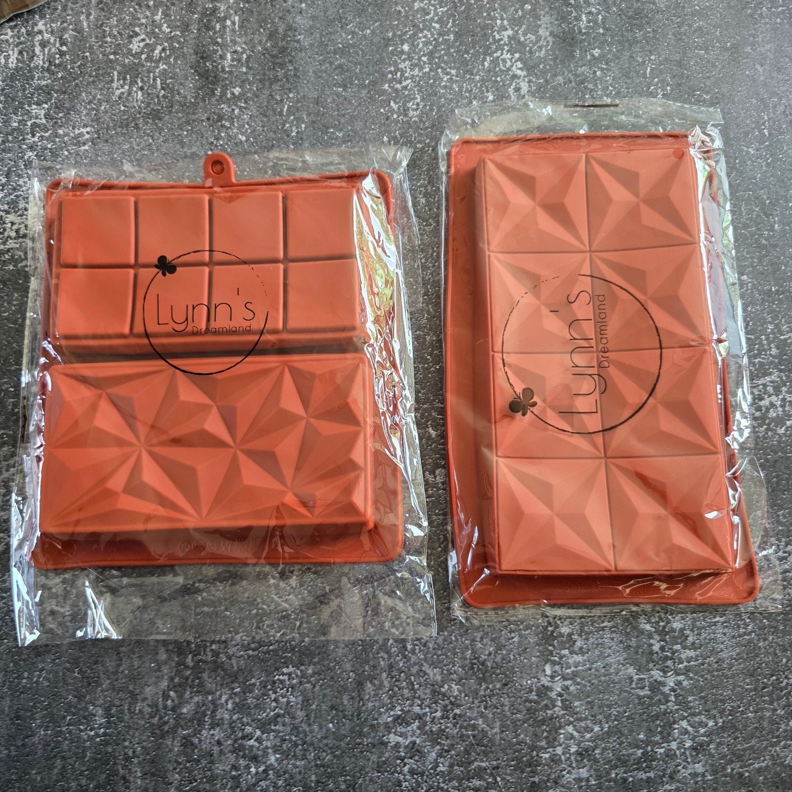 Set van 2 siliconen bakvormen - Mal voor gevulde chocoladere, Ophalen of Verzenden, Nieuw, Taarten, Bakvorm