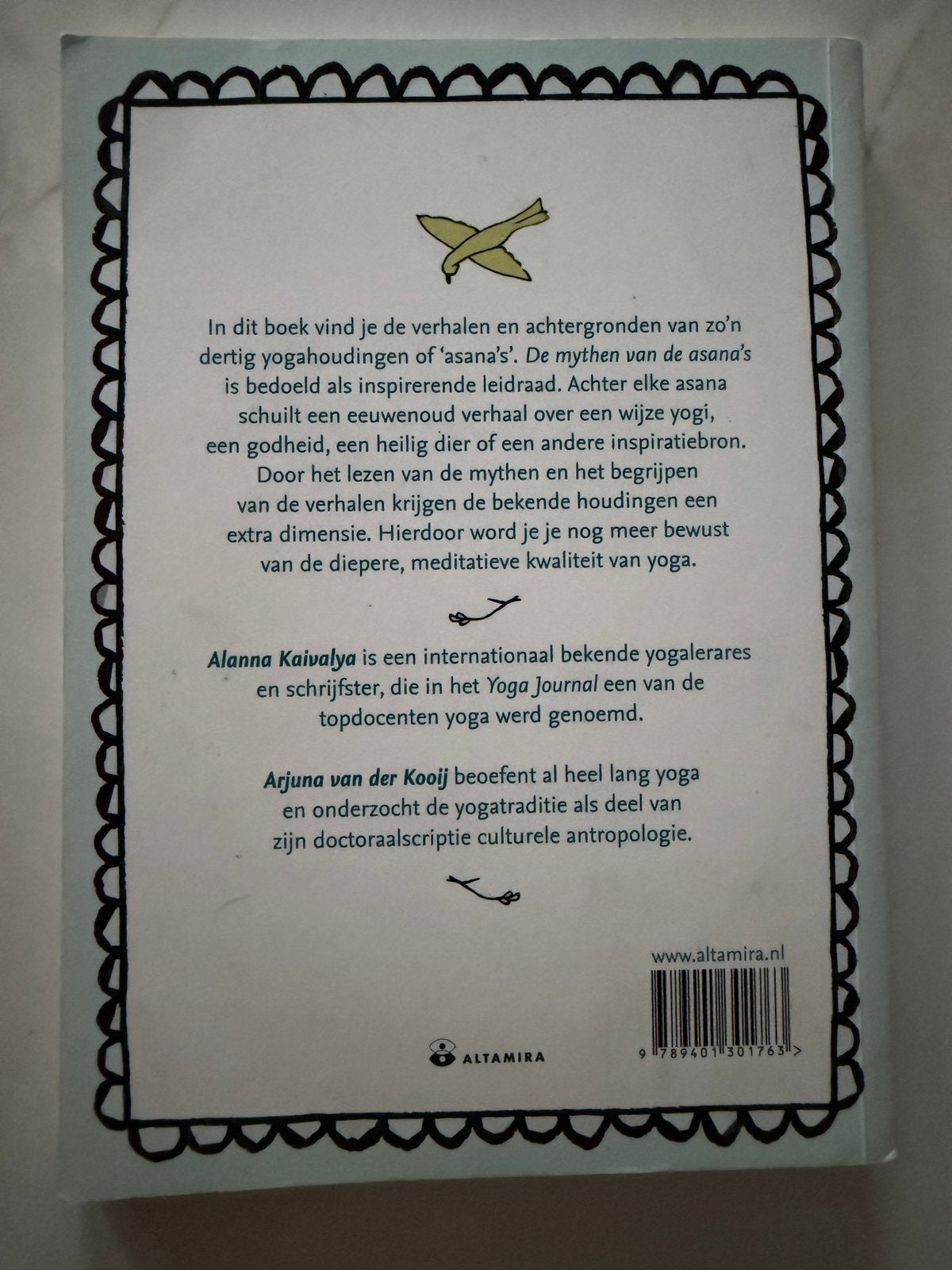 De mythen van de asana's - Het verhaal achter de yogahouding, Boeken, Ophalen of Verzenden, Gelezen, Meditatie of Yoga, Achtergrond en Informatie